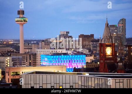 Liverpool skyline Liver Building e radio City, St Johns Beacon Viewing Gallery Foto Stock