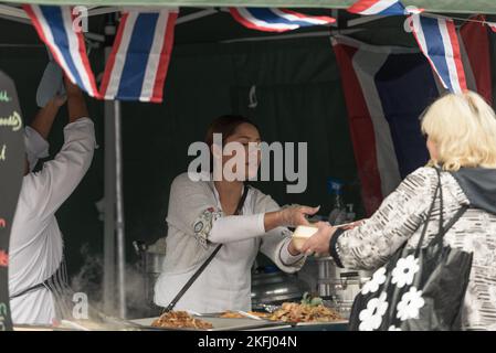 Tenuto al Rochdale Feelgood Festival di Rochdale Greater Manchester il 18 agosto 2018. Venditori ambulanti che vendono cibo caldo Foto Stock