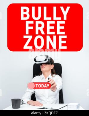 Didascalia di testo che presenta Bully Free zone. Concetto che significa essere rispettosi di altri bullismo non è consentito qui Foto Stock