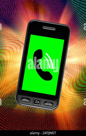 Telefono cellulare e dati binari, immagine concettuale Foto Stock