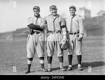 Jack Calvo, William "Germany" Schaefer, e Merito Acosta, Washington al (Baseball), ca. 1913. Foto Stock