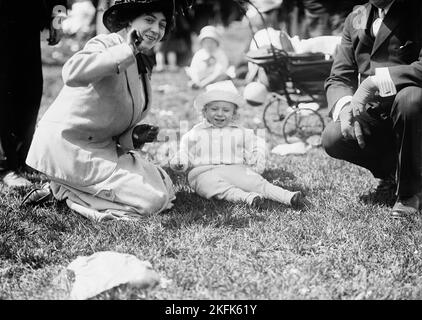 Pasqua Egg Rolling, Casa Bianca, 1914. Foto Stock