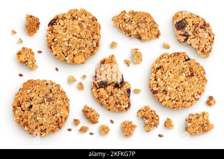 Biscotto di granola isolato su fondo bianco con profondità di campo completa. Vista dall'alto. Giacitura piatta. Foto Stock