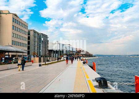 ISTANBUL, TURCHIA - 12 APRILE 2022 : Vista delle strade di Istanbul Foto Stock