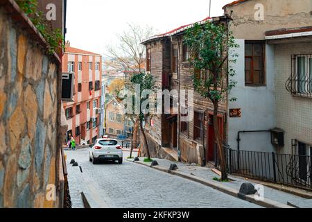 ISTANBUL, TURCHIA - 12 APRILE 2022 : Vista delle strade di Istanbul Foto Stock