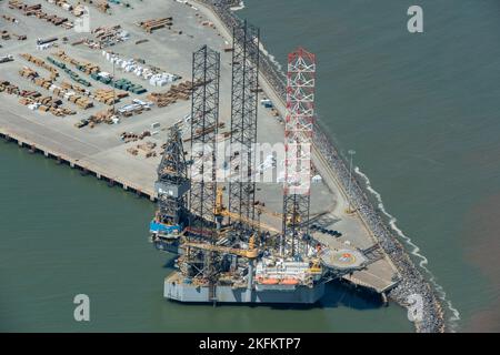 Un carro di sollevamento nel Great Yarmouth Outer Harbour, Norfolk, 2021. Foto Stock