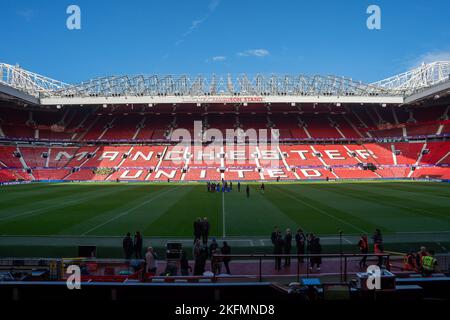 Manchester, Regno Unito. 18th Nov 2022. Vista generale dello stadio Old Trafford in vista della partita finale della Coppa del mondo di rugby maschile e femminile del 2021 tra Australia e Nuova Zelanda (Donne) e Australia e Samoa (uomini) a Old Trafford, Manchester, Inghilterra il 19 novembre 2022. Foto di David Horn. Credit: Prime Media Images/Alamy Live News Foto Stock