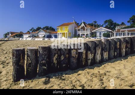 Francia. Aquitania. Gironde (33). Baia di Arcachon. Le case dei pescatori nel villaggio di l'Herbe, sulla riva occidentale del bacino Foto Stock