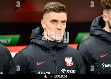 WARSZAWA, POLONIA - 16 NOVEMBRE 2022: Partita di calcio amichevole Polonia vs Cile 1:0. Krzysztof Piatek durante l'inno. Foto Stock