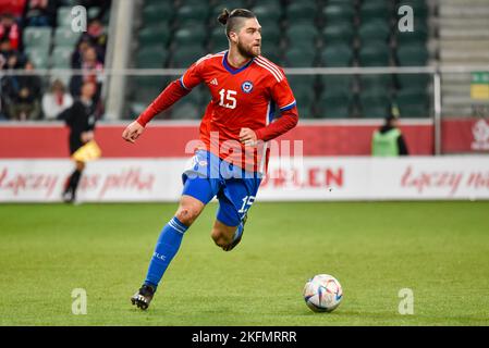 WARSZAWA, POLONIA - 16 NOVEMBRE 2022: Partita di calcio amichevole Polonia vs Cile 1:0. In azione Francisco Sierralta. Foto Stock