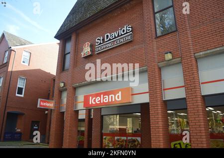 13th novembre 2022, Swansea, Galles, Regno Unito. Negozio Iceland nell'ex centro commerciale St David's. Foto Stock