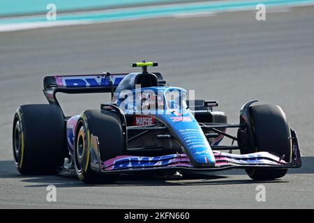 19th novembre 2022; Yas Marina Circuit, Yas Island, Abu Dhabi; Esteban OCON (fra) Alpine A522 Renault, durante le prove di prequalifica al Gran Premio di Abu Dhabi F1 Foto Stock