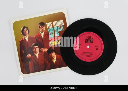 You really Got Me è una canzone scritta da Ray Davies per la rock band inglese The Kinks. Disco in vinile LP da 45' con copertina parziale dell'album. Foto Stock