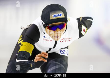 HERENVEEN - Olanda, 19/11/2022, HERENVEEN - Miho Takagi (JPN) in azione sui 1500 metri durante il secondo torneo di Coppa del mondo ISU a pista lunga a Thialf. ANP VINCENT JANNINK Foto Stock