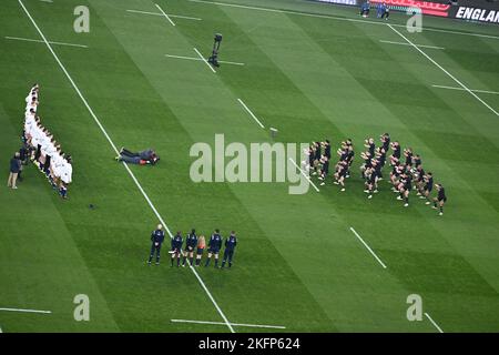 19th novembre 2022; Twickenham Stadium, Londra, Inghilterra: Autunnale Serie Internazionale di Rugby Inghilterra contro Nuova Zelanda; viene eseguito l'Haka All Blacks Foto Stock