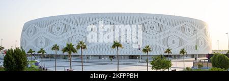 Thumama,Qatar- Settembre 09,2022 :la forma dinamica e fantasiosa dello Stadio al Thumama celebra la cultura e le tradizioni locali tanto quanto fa a. Foto Stock