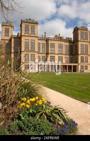 Hardwick Hall in un giorno di primavera, Chesterfield, Derbyshire, Inghilterra Foto Stock