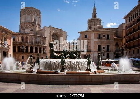 Turia fontana, Plaza de la Virgen, vecchia Valencia, Spagna Foto Stock