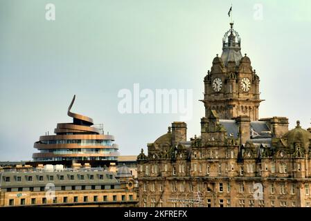 L'hotel Balmoral con il noce dell'hotel St James FRUSTA l'angolo del poo turd nella vista aerea di distanza Foto Stock