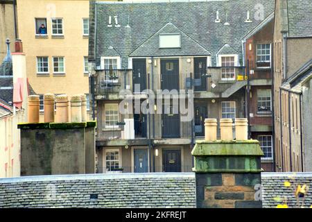 Veduta aerea dei tetti e dei camini del grassmarket Edinburgo, Scozia, Regno Unito Foto Stock