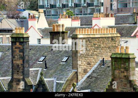 Veduta aerea dei tetti e dei camini del grassmarket Edinburgo, Scozia, Regno Unito Foto Stock