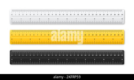 Vari righelli in plastica realistici con scala di misurazione e divisioni, contrassegni di misurazione. Righello scolastico, scala in centimetri e pollici per la misurazione della lunghezza Illustrazione Vettoriale