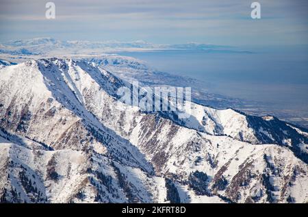 Smog su Almaty, Kazahstan. Vista dalle montagne. Foto Stock