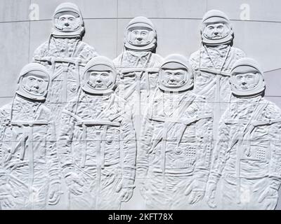 Il mercurio sette astronauti scultura presso il Kennedy Space Center Foto Stock