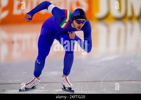 HEERENVEEN, PAESI BASSI - Novembre 20: Francesco Betti d'Italia prima di competere nel Gruppo B uomini 1500m durante la Coppa del mondo di Speedskating 2 a Thialf il 20 Novembre 2022 a Heerenveen, Paesi Bassi (Foto di Andre Weening/Orange Pictures) Foto Stock