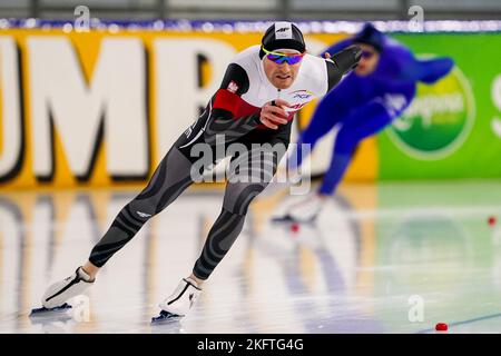 HEERENVEEN, PAESI BASSI - 20 NOVEMBRE: Marcin Bachanek di Polonia gareggia nel gruppo B maschile 1500m durante la Coppa del mondo di Speedskating 2 a Thialf il 20 novembre 2022 a Heerenveen, Paesi Bassi (Foto di Andre Weening/Orange Pictures) Foto Stock