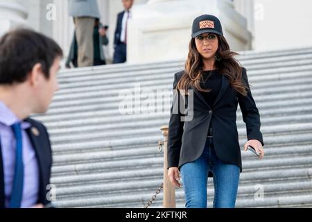 Il rappresentante degli Stati Uniti Lauren Boebert (repubblicano del Colorado) lascia il Campidoglio degli Stati Uniti a seguito di un voto della Camera a Washington, DC, giovedì 17 novembre 2022. Foto di Rod Lamkey/CNP/ABACAPRESS.COM Foto Stock