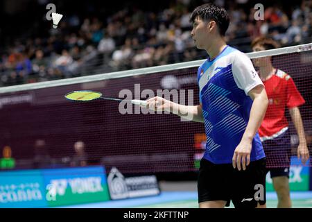 SYDNEY, AUSTRALIA - 18 NOVEMBRE: Kean Yew Loh di Singapore in azione durante la partita di single Mens tra Cina e Singapore a Quaycenter il 18 novembre 2022 a Sydney, Australia Foto Stock