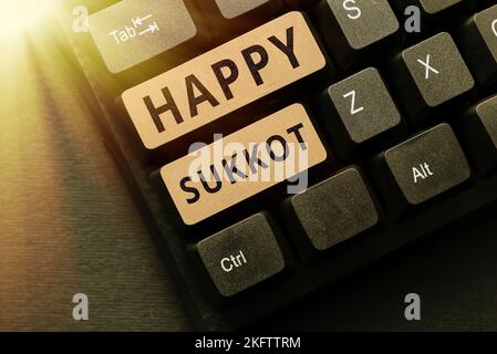 Scrittura mostrando testo Happy Sukkot. Parola per l'Irlanda celebrazione verde fascino fortunato e trifogli Foto Stock