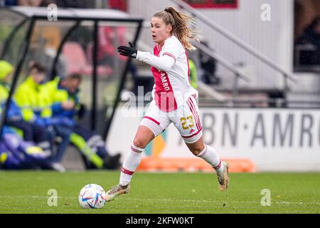 DUIVENDRECHT, PAESI BASSI - 20 NOVEMBRE: Victoria Pelova di Ajax durante la partita olandese di donne azerone Eredivie tra Ajax e PSV Eindhoven a De Toekomst il 20 novembre 2022 a Duivendrecht, Paesi Bassi (Foto di Patrick Goosen/Orange Pictures) Foto Stock