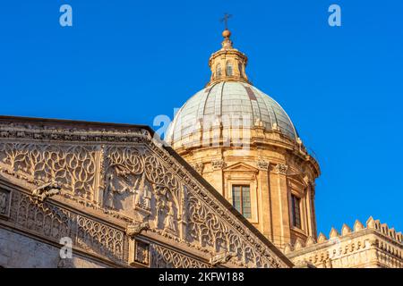 Vista sulla cupola della Cattedrale di Palermo in Sicilia, Italia meridionale Foto Stock