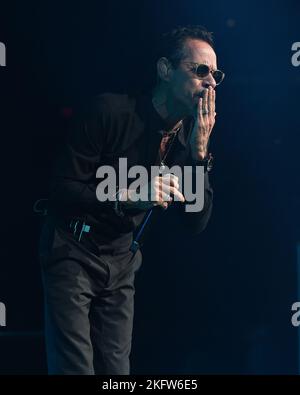 Miami, Florida, Stati Uniti. 19th Nov 2022. Marc Anthony si esibisce durante il Viviendo Tour presso la FTX Arena il 19 novembre 2022 a Miami, Florida. Credit: Mpi04/Media Punch/Alamy Live News Foto Stock