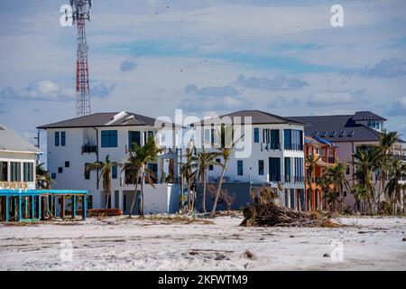 Fort Myers Beach, FL, USA - 19 novembre 2022: Immobiliare fronte spiaggia Fort Myers Beach Florida USA Foto Stock