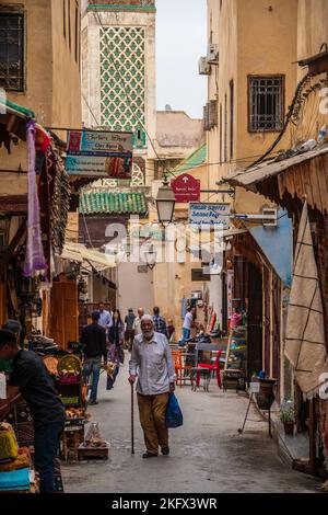 Vicoli stretti nella medina di Fez in Marocco, Foto Stock