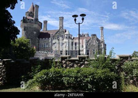 Vista della Casa Loma a Toronto, Canada Foto Stock