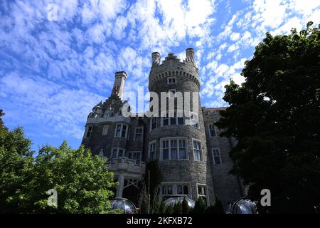 Vista della Casa Loma a Toronto, Canada Foto Stock