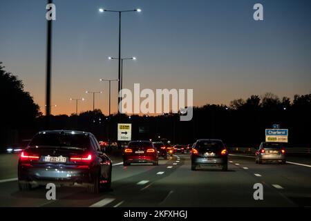 Luci pubbliche sull'autostrada A54 | Eclkairage pubblico sur l'autoroute A54 Foto Stock