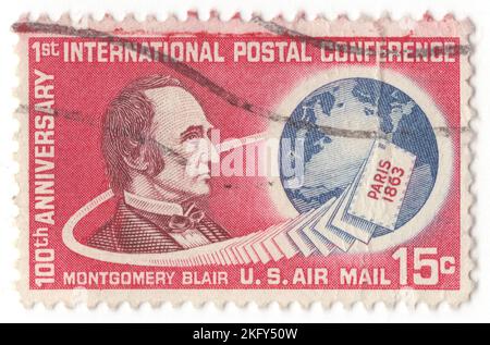 USA - 1963 maggio 3: Carminio da 15 centesimi, claret profondo e francobollo blu Air Post raffigurante il ritratto di Montgomery Blair, Postmaster generale, che ha chiamato la 1st International Postal Conference, Parigi, 1863, precursore della UPU. Montgomery Blair era un politico e avvocato americano del Maryland. Dal 1861 al 1864, durante la guerra civile, prestò servizio nel gabinetto dell'amministrazione Lincoln come Postmaster-General. Era figlio di Francis Preston Blair, fratello maggiore di Francis Preston Blair Jr. E cugino di B. Gratz Brown Foto Stock