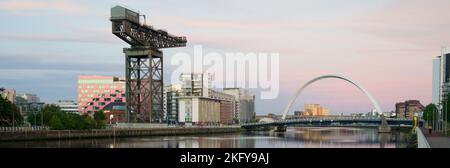 Clydeport Crane a Finnieston vicino al ponte Clyde Arc a Glasgow Foto Stock