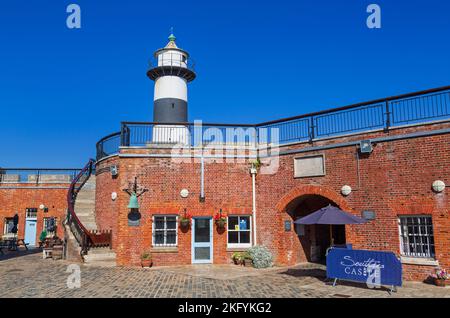 Southsea Castle Lighthouse, Portsmouth, Hampshire, Inghilterra, Regno Unito Foto Stock