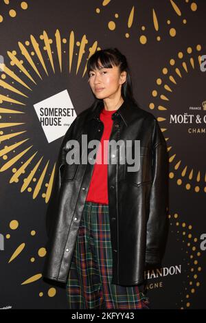 Mimi Xu frequenta Skate alla Somerset House con Moët & Chandon Foto Stock