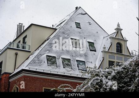 Schnee cade ad Hannover .Linden. Foto Stock