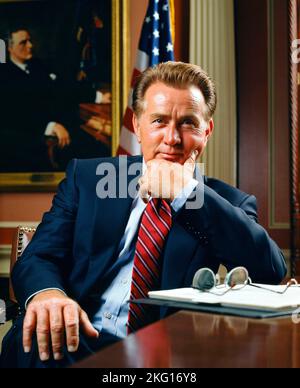 MARTIN SHEEN IN THE WEST WING (1999) -TITOLO ORIGINALE: WEST WING, THE-TV-. Credito: NBC / Album Foto Stock