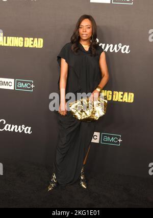Los Angeles, California, Stati Uniti. 20th Nov 2022. L'attrice/regista Aisha Tyler partecipa al Walking Dead Live - The finale Event all'Orpheum Theatre il 20 novembre 2022 a Los Angeles, California, USA. Credit: Barry King/Alamy Live News Foto Stock