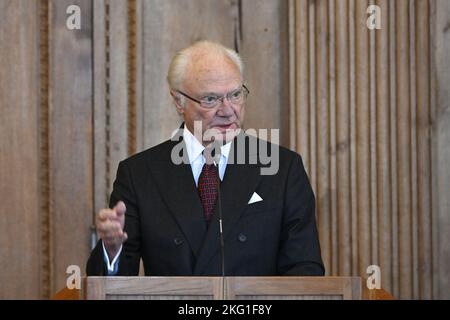 Re Carl XVI Gustaf presenta il Premio dell'anno del re Carl XVI Gustaf (H.M Konung Carl XVI Gustafs pris Arets Nybygcare) a Stoccolma, Svezia, N. Foto Stock