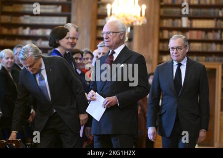Re Carl XVI Gustaf presenta il Premio dell'anno del re Carl XVI Gustaf (H.M Konung Carl XVI Gustafs pris Arets Nybygcare) a Stoccolma, Svezia, N. Foto Stock